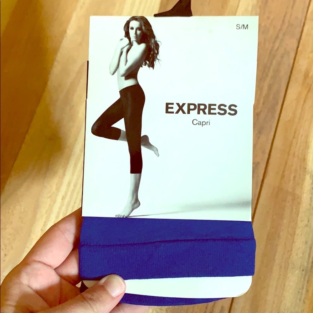 Express Capri tights